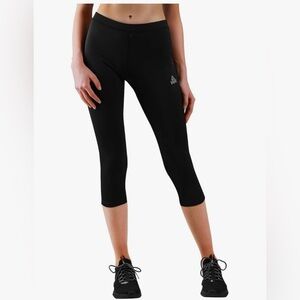 Peak Black 3/4 length Athletic Yoga Leggings size M New with tags